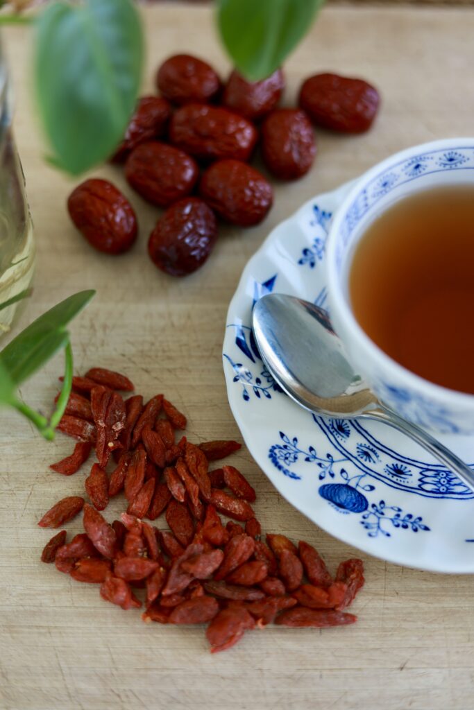red date and goji tea